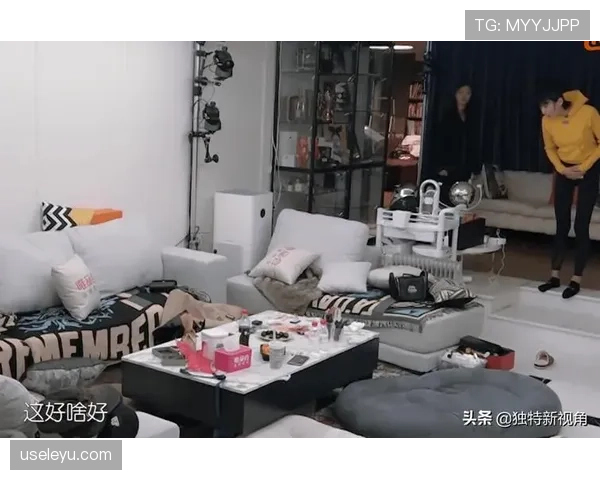 吴柳芳家里那天花板卧室装修，听说比明星豪宅还讲究？