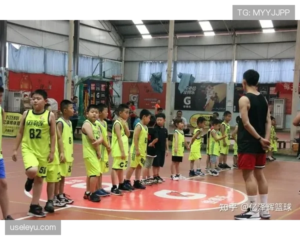 篮球底线发球规则全解析：正确执行与常见误区详解